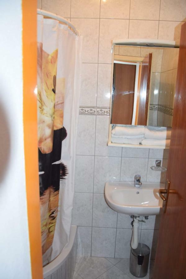 Apartman Linda Baška Voda Eksteriør bilde
